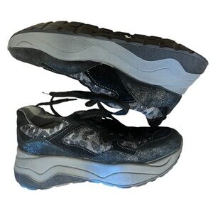 IGI & CO black and grey leopard printed sneakers